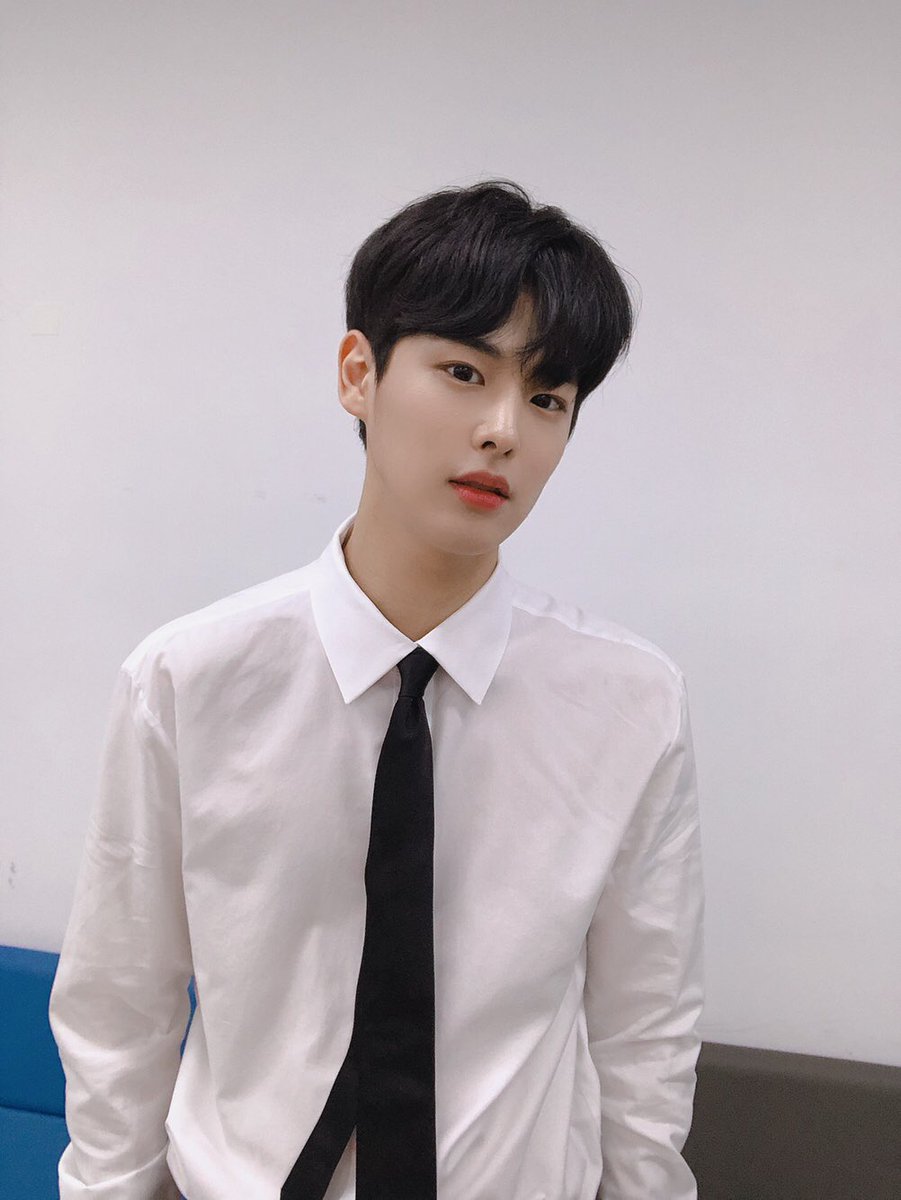 NewWorld_VICTON's tweet photo. [#병찬] 안뇽 모두 반반쇼 티저는 잘 봤나요?ㅎㅎ 이때를 위해 찍어둔 사진 공개~!!!💕 https://t.co/HGykhrFlRg