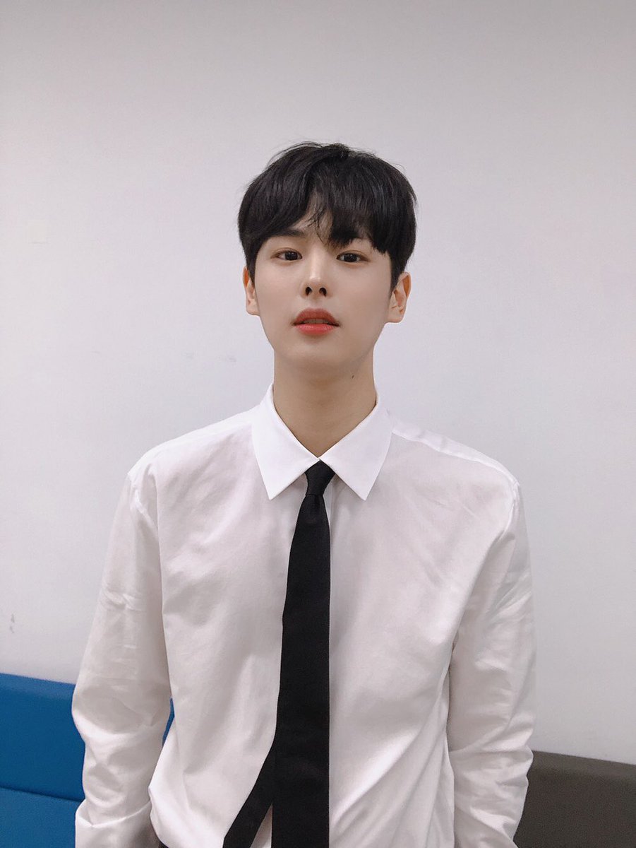 NewWorld_VICTON's tweet photo. [#병찬] 안뇽 모두 반반쇼 티저는 잘 봤나요?ㅎㅎ 이때를 위해 찍어둔 사진 공개~!!!💕 https://t.co/HGykhrFlRg