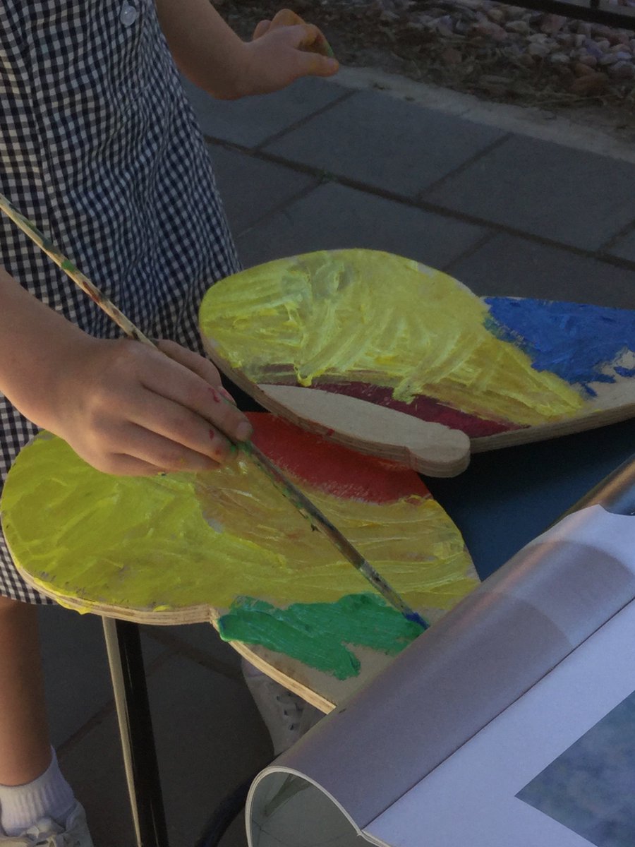 ProjReimaginate's tweet image. In The Secret Garden, making magic wands, mixing magic potions, and creating butterfly artworks kept Ss busy throughout the #DayofPlay

#ProjectReimaginate