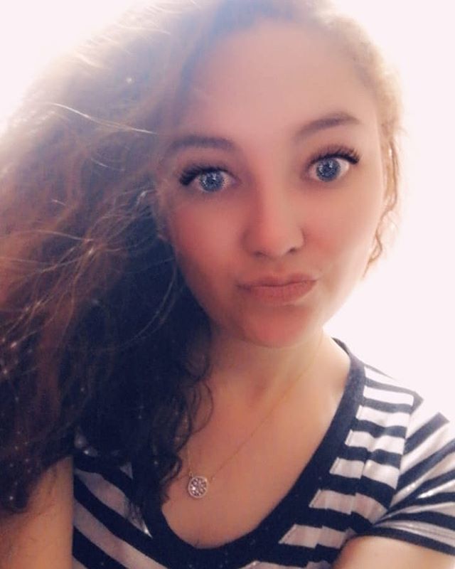 TarynMann's tweet photo. No matter the problems the world let's me face I'm going to start smiling and rising knowing I'm strong enough to get through everything with God by my side... 💪💯💜 #smilenomatterwhat #strongwithgod #strengthtofaceanything #beyourself #selfie https://t.co/0YMcfJE1GQ