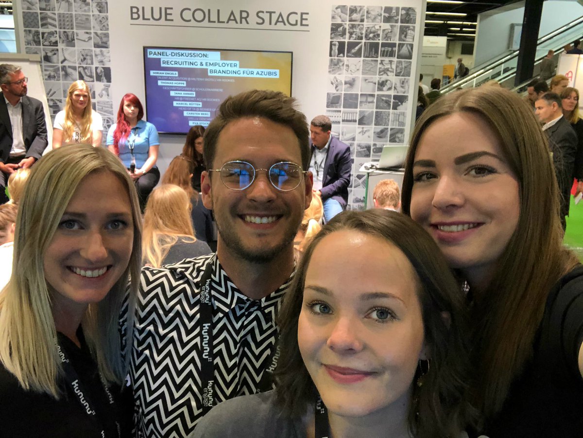 Die <a href="/HRROOKIES/">HR ROOKIES</a> werden gerade zu #hrgroupies beim Panel auf der #bluecollarstage von <a href="/mobileJobs_GmbH/">mobileJobs GmbH</a> ! <a href="/mllrjana/">Jana Annies</a> und <a href="/Mirilogy/">Miri E.</a> diskutieren mit @HR_isnotacrime, <a href="/ruettenmarcel/">Marcel Rütten</a>, @Schluesseleins und weiteren Kollegen zum Recruiting &amp; Employer Branding für Azubis!