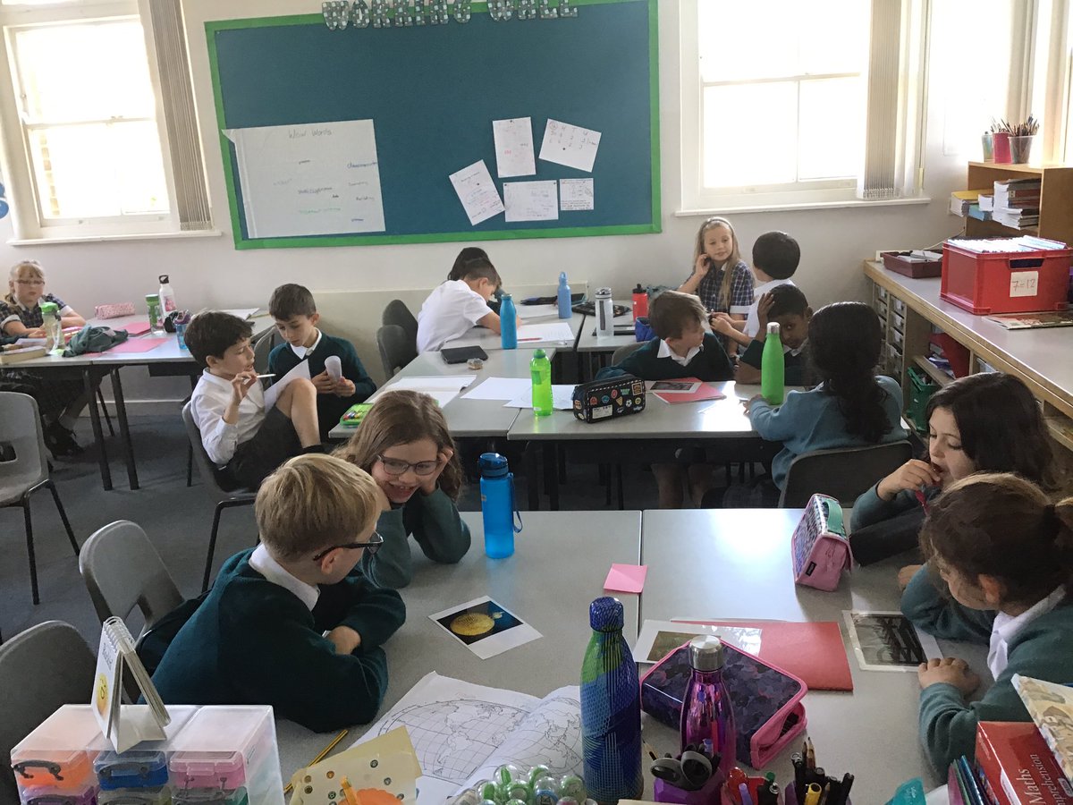 SPFJuniorSchool's tweet photo. 4 Alpha are analysing artefacts from Pompeii - what are they telling us? #Pompeii #lovinghistory https://t.co/nzVyPpqigV