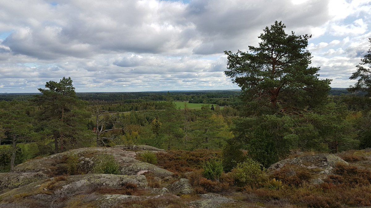 sticklingens's tweet photo. Tistaborg.
#utflykter #fornborg #tistaborg https://t.co/f3hZiehYm2