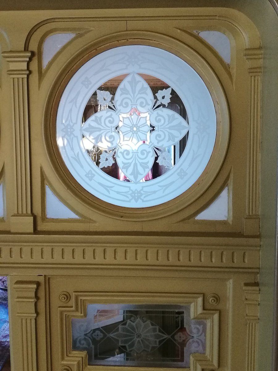 delin_gues's tweet photo. #Restauratiom im Grand Hotel #Giessbach mit Fensterglas gezogen. #Brienz
#sandstraheln #glas #verre #vogrin #biel #bienne https://t.co/CFZ6KrYLUy