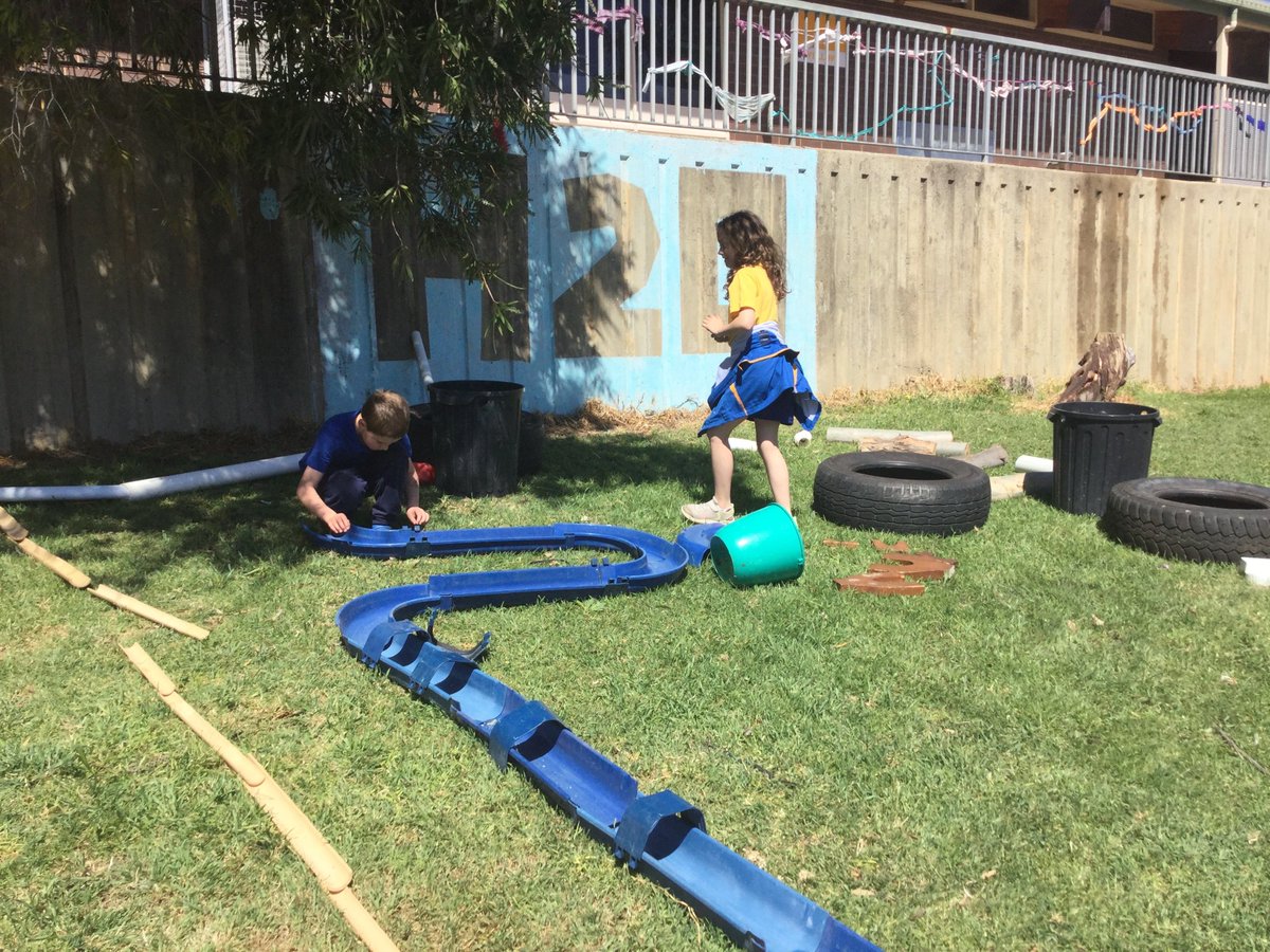 ProjReimaginate's tweet image. Lots of loose parts play in the yard today. A water run, cubby town, and newly renovated mud kitchen provided plenty of opportunities for construction and imagination play!

#DayofPlay
#ProjectReimaginate