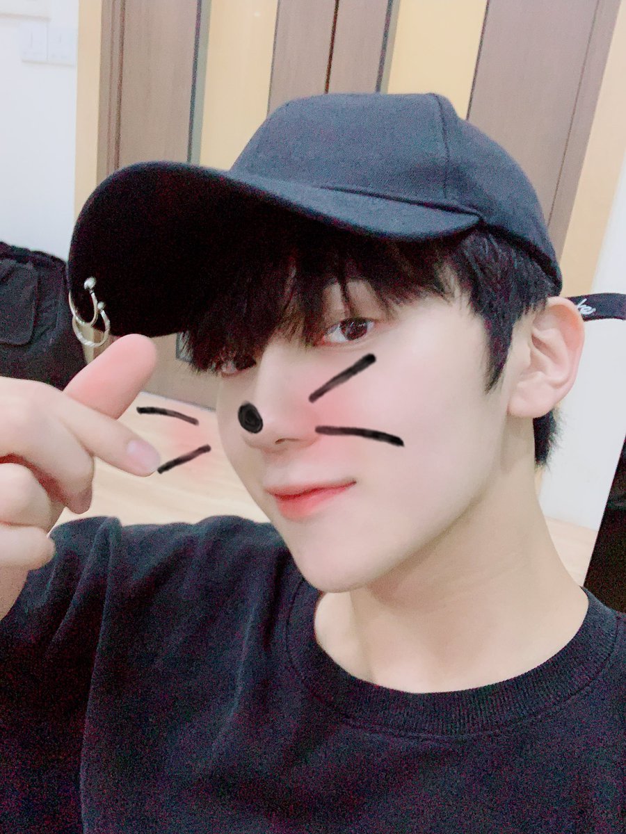 1the9__official's tweet photo. [#신예찬]
여러분 모두 즐거운 추석 보내셨나요??
저도 휴가 동안 가족도 만나고
재밌게 쉬었어요!
열심히 달려서 얼른 보러갈테니 곧 만나요❤

#원더나인 #1THE9 #SHINYECHAN https://t.co/fH6uQMrpNJ