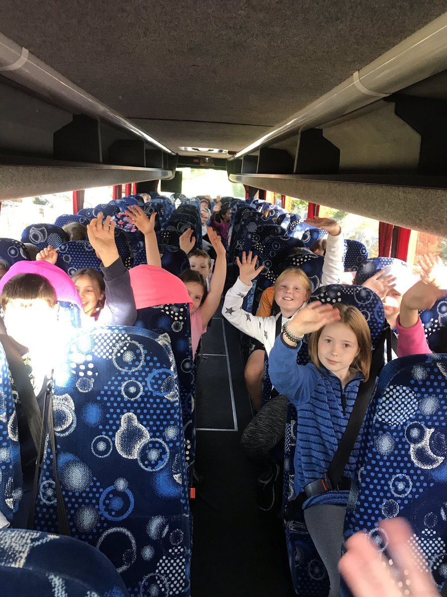 ysgolparcyrhun's tweet photo. Wedi cyrraedd Pentywyn! We have arrived at Pendine! #hwylasbri #readyforadventures @PendineOutdoors https://t.co/XimEfjlxGV