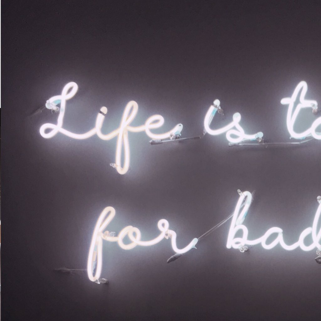 SyaaPutrii's tweet image. Coffeestory “temu”. 
Ketika jarak dan waktu memberi makna untuk segera menunaikan temu. 

#madewithstories #creativemultiplepost #instagramposts #instagram