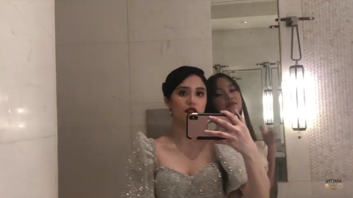 Iyapzhing01's tweet photo. Get a bestfriend na handa kang sasamahan sa CR 🤣 #JayDree @BonifacioAc @jaydaavanzado https://t.co/AtE8PkawBi