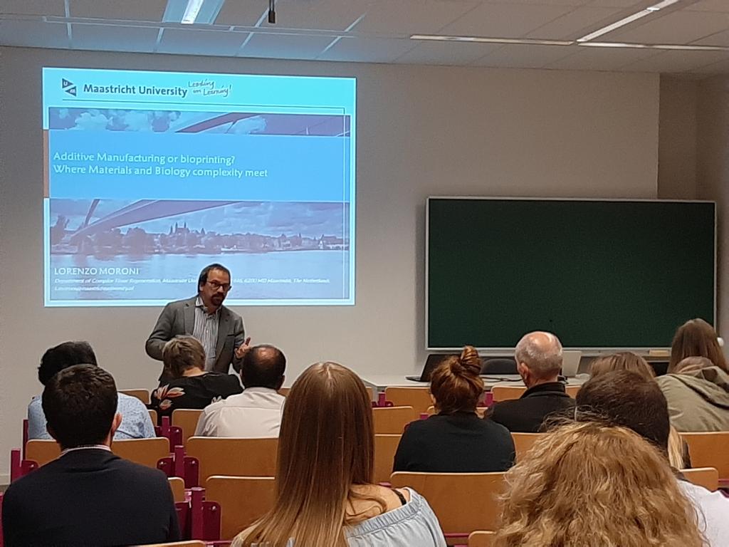 Pedro Fardim (@chemenghealth) on Twitter photo Prof. Lorenzo Moroni <a href="/MaastrichtU/">Maastricht University</a> gives his keynote talk <a href="/KU_Leuven/">KU Leuven</a> <a href="/FirWEngSc/">FirW KU Leuven</a> <a href="/CREaS_kuleuven/">CREaS</a> Workshop Biofabrication <a href="/ENBAbioadhesion/">ENBA bioadhesion</a> Prof. Lorenzo Moroni <a href="/MaastrichtU/">Maastricht University</a> gives his keynote talk <a href="/KU_Leuven/">KU Leuven</a> <a href="/FirWEngSc/">FirW KU Leuven</a> <a href="/CREaS_kuleuven/">CREaS</a> Workshop Biofabrication <a href="/ENBAbioadhesion/">ENBA bioadhesion</a>