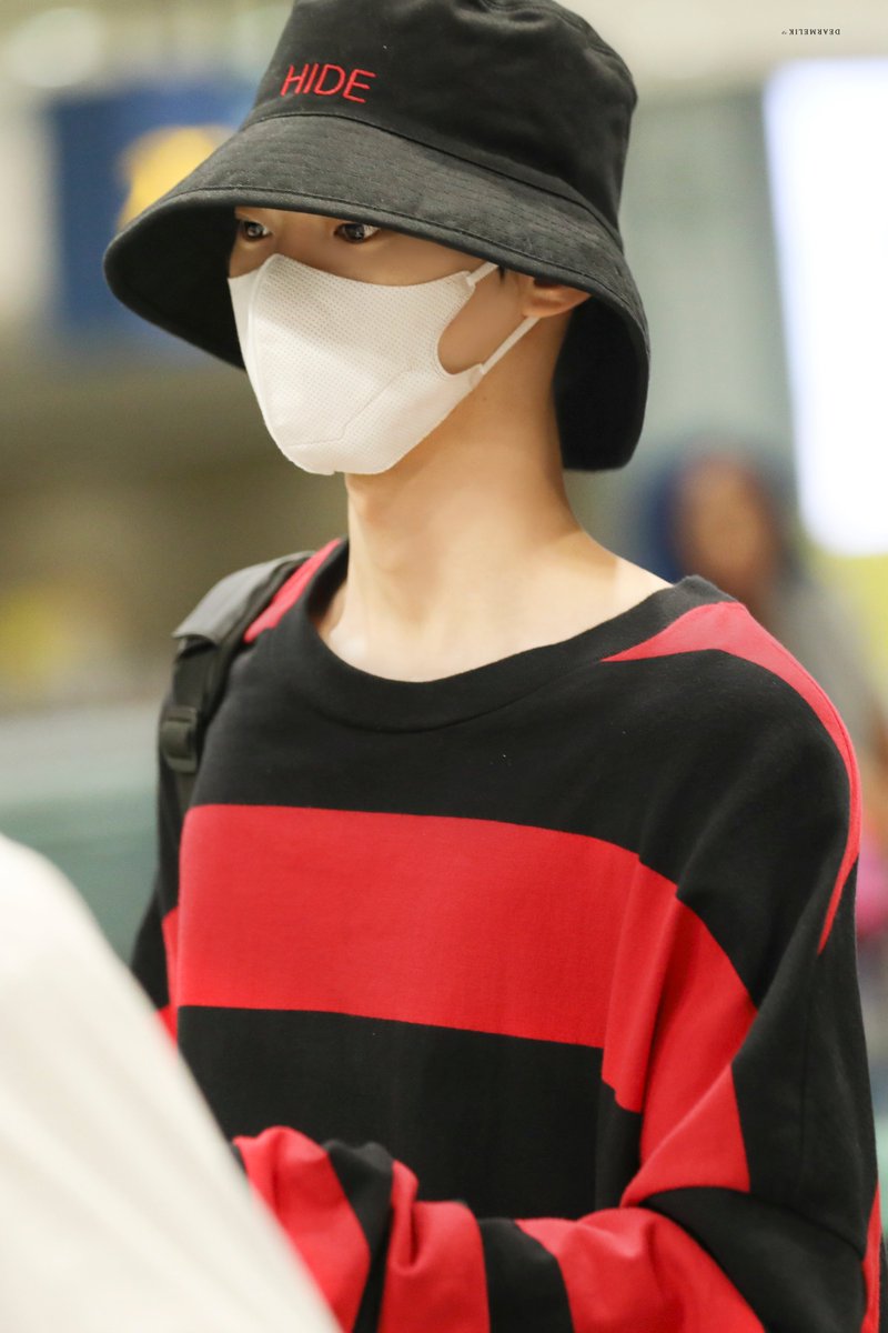 dearmelikDY's tweet photo. back and neck.

#도영 #DOYOUNG 

170822 ICN https://t.co/142nhih7LH