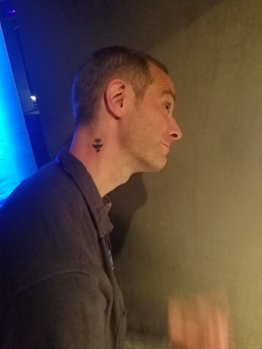 MarshaMarshaMa_'s tweet photo. Adding to @VinaiKopp list of expertise - he is now a wifi point! #mm19pl https://t.co/qxaYiaXdrE