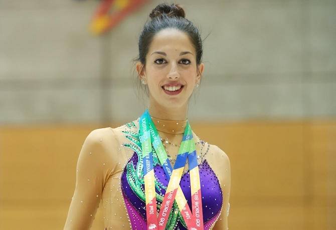 CESA (@cesa_csd) on Twitter photo 🤸♀️ #CESA2019
🤩 <a href="/alequereda/">Alejandra Quereda</a> es una de las figuras más reconocidas de la gimnasia rítmica española
🎙️ También pasó por nuestro micrófono
➡️ "Estar en el #CESA2019 significa que alguien ya se ha fijado en ti"
📰👀 ENTREVISTA completa aquí 👉 gol.lc/ca31g 🤸♀️ #CESA2019
🤩 <a href="/alequereda/">Alejandra Quereda</a> es una de las figuras más reconocidas de la gimnasia rítmica española
🎙️ También pasó por nuestro micrófono
➡️ "Estar en el #CESA2019 significa que alguien ya se ha fijado en ti"
📰👀 ENTREVISTA completa aquí 👉 gol.lc/ca31g
