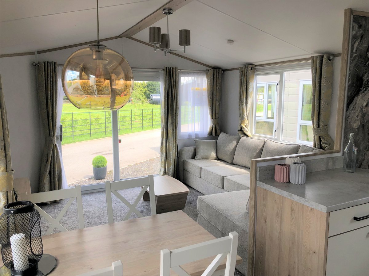 ONCE THEY'RE GONE THEY'RE GONE...amazing reductions on brand new 2-bedroom Regal &amp; Atlas mobile homes:
Kingsbury 33x12 RRP £37,539.....OUR PRICE £27,495
Lulworth 38x12 RRP £38,625.......OUR PRICE £31,495
Mayfair 38x12 RRP £41,302.........OUR PRICE £29,495
Call us on 0800 246 1206