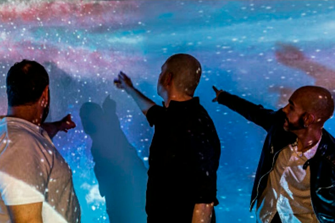 <a href="/ccgolferichs/">Casa Golferichs</a> Favorits? Doncs una de les propostes que ens acompanyen cada any als #Terrats de Barcelona,  <a href="/IvalvaOficial/">IVALVA_oficial</a> en concert i #Piromusical 🎆  per finalitzar la #Mercè19 amb <a href="/coincidencies/">Coincidències</a> 
I sense oblidar els suggeriment del #MercèChallenge