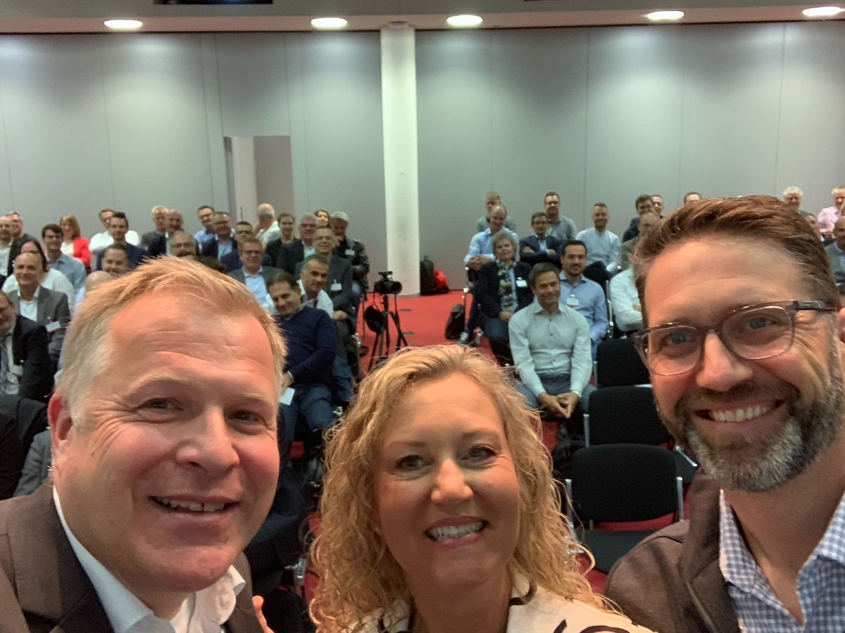 pcollenbusch's tweet image. Full House beim DBA-Summit #ibm #IBMCloud #iBMautomation