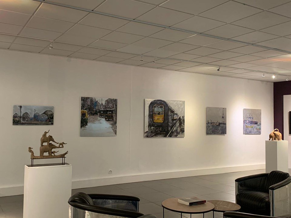 sophie_verger's tweet photo. 🗣️🚶♀️🚶♂️🐘Profitez de l'#expo #TransFiguring jusqu'au 6 octobre à la @gal_septentrion à @villedemarcq à côté de #Lille pour voir mes #sculptures bronze, entre autre, "La barque sacrée" et "Tango africain" repérables sur cette photo de Georges Dumas😍#exposition #sculpture #elephant https://t.co/5M9mWhcGBz