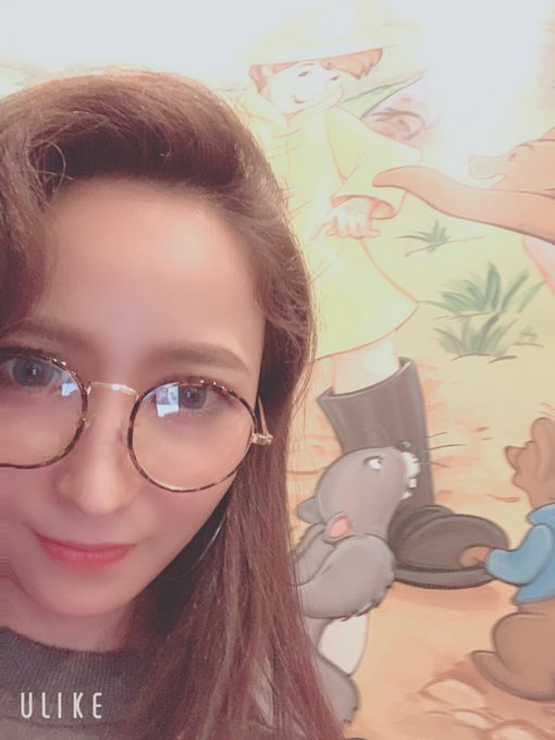なーに話してるのかなー💓🥰💭💕幸せ❤️😭✨ #Disney #ディズニー #MickeyMouse #ミッキー #2枚目 #そしてこのアトラクション実は初めて乗った笑 https://t.co/rac<a href="/tag/disney"class="tags">#Disney</a><a href="/tag/%E3%83%87%E3%82%A3%E3%82%BA%E3%83%8B%E3%83%BC"class="tags">#ディズニー</a><a href="/tag/mickeymouse"class="tags">#MickeyMouse</a><a href="/tag/%E3%83%9F%E3%83%83%E3%82%AD%E3%83%BC"class="tags"><span>#ミッキー</span></a><a href="/tag/2%E6%9E%9A%E7%9B%AE"class="tags"><span>#2枚目</span></a><a href="/tag/%E3%81%9D%E3%81%97%E3%81%A6%E3%81%93%E3%81%AE%E3%82%A2%E3%83%88%E3%83%A9%E3%82%AF%E3%82%B7%E3%83%A7%E3%83%B3%E5%AE%9F%E3%81%AF%E5%88%9D%E3%82%81%E3%81%A6%E4%B9%97%E3%81%A3%E3%81%9F%E7%AC%91"class="tags"><span>#そしてこのアトラクション実は初めて乗った笑</span></a>