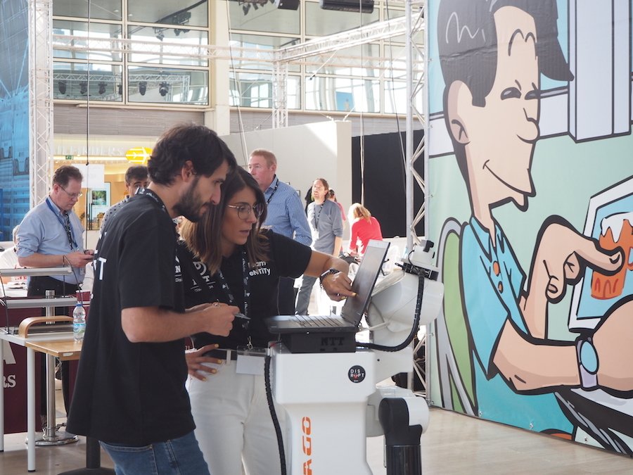 Robohub's tweet photo. #SciRocChallenge tests robots in a realistic smart shopping environment https://t.co/h2EBxFgKcf https://t.co/ZndVOR6my8