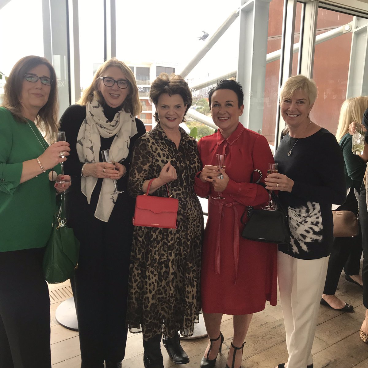 #lunchwithluluguinness @SmartWorksNCL <a href="/ChangingLives__/">Changing Lives</a>   Supporting an amazing charity and our Jane being told she is ‘a LuLu girl’