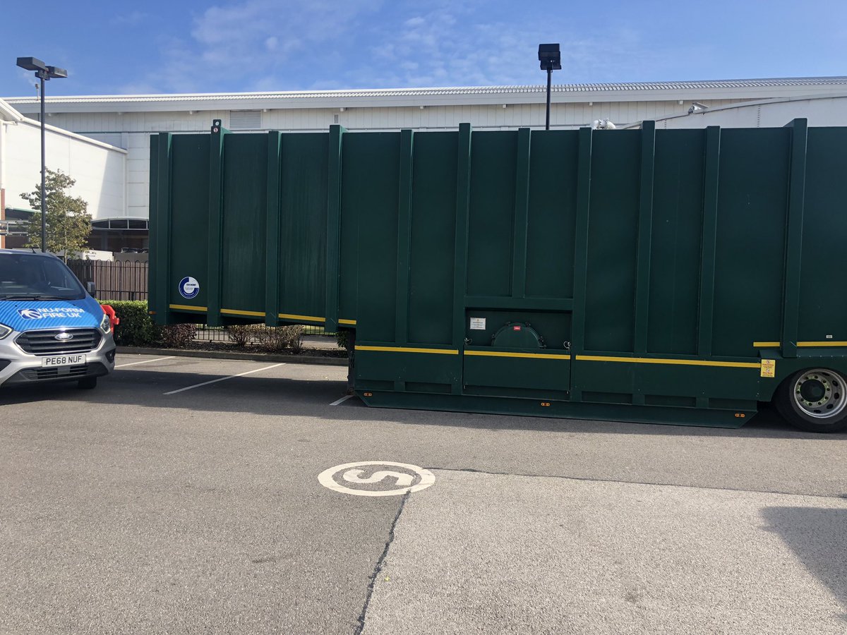 nuformfire's tweet photo. Temporary water supply going in today by #Nuformfire. No sprinkler downtime on this site whilst essential repairs to tank are carried out. #thenuformway https://t.co/Tx76ryJPrt