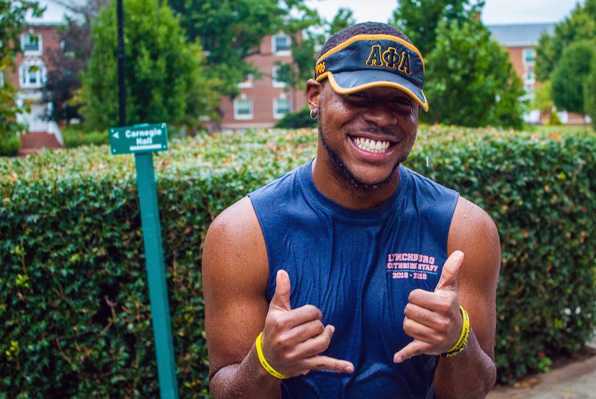 Thecritograph's tweet image. We had a blast at the Ice an Alpha event last week ❄️💦 In other news, we print today! Copies of this week’s Crit will be ready on campus around 4 pm so you can catch up on all the #campusbuzz 📰🐝✨ #iceanalpha #universityoflychburg 
📸 creds go to @__almightyjosh 👏🏻