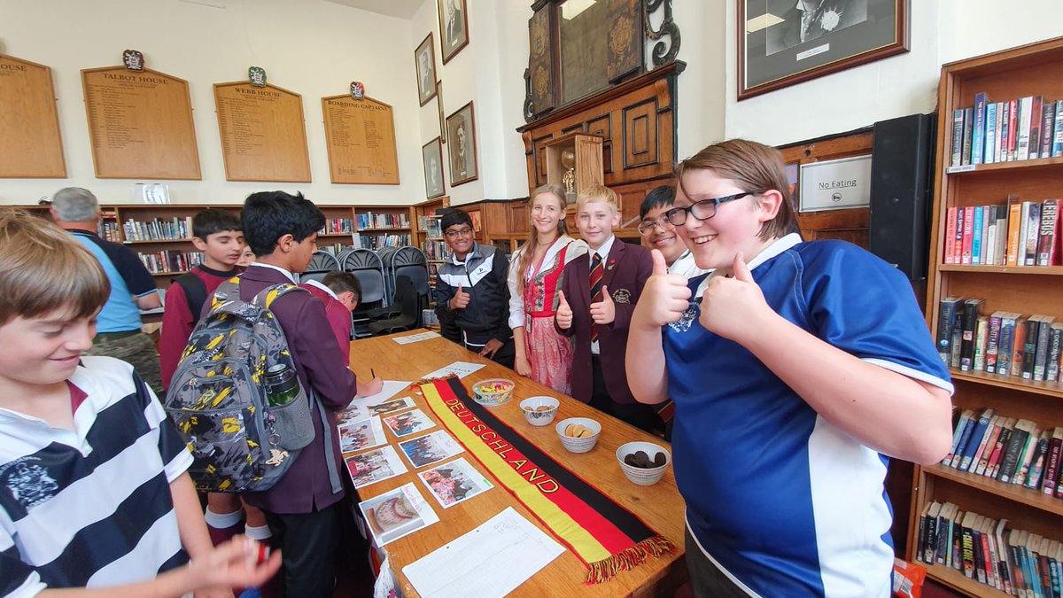 HA_LanguageDept's tweet photo. Many thaks to Langauage Assistant Miss Töpfer &amp; pupils who organised and set up the stand for German Club at yesterday's Activities Fair.They're looking forward to another year filled with fun activities including the forthcoming Oktoberfest which was a great success last year. https://t.co/GFC43a8Ckw