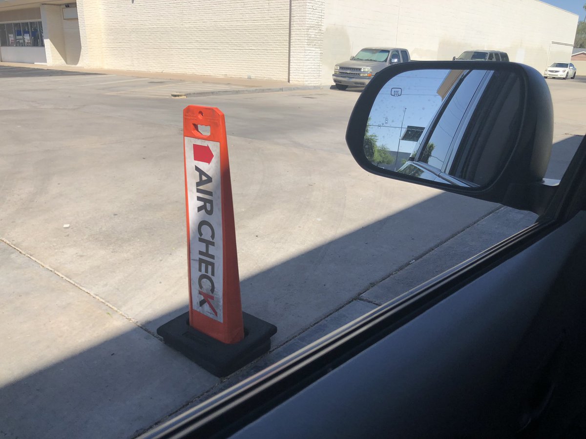 rollingphotog's tweet photo. Hey @DiscountTire ❤️ the free air but you gotta pick up the pace. Too slow. Let’s get some #NASCAR training. https://t.co/2eZfFD10rJ