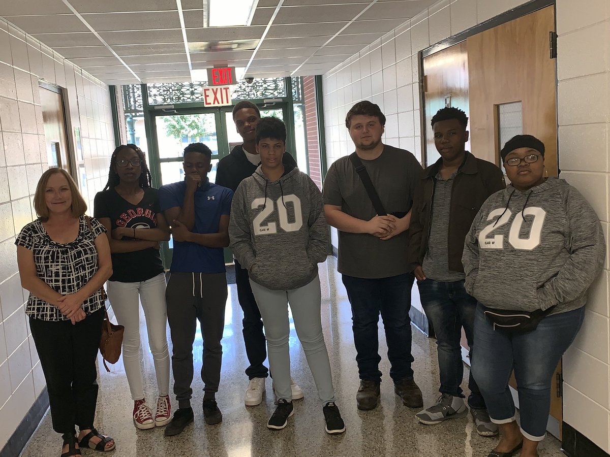 mpearl05's tweet photo. Stewart County High School students touring Sparks Campus on today. #BecauseofWallace #WallaceCommunityCollege https://t.co/cqtSXGsYQN