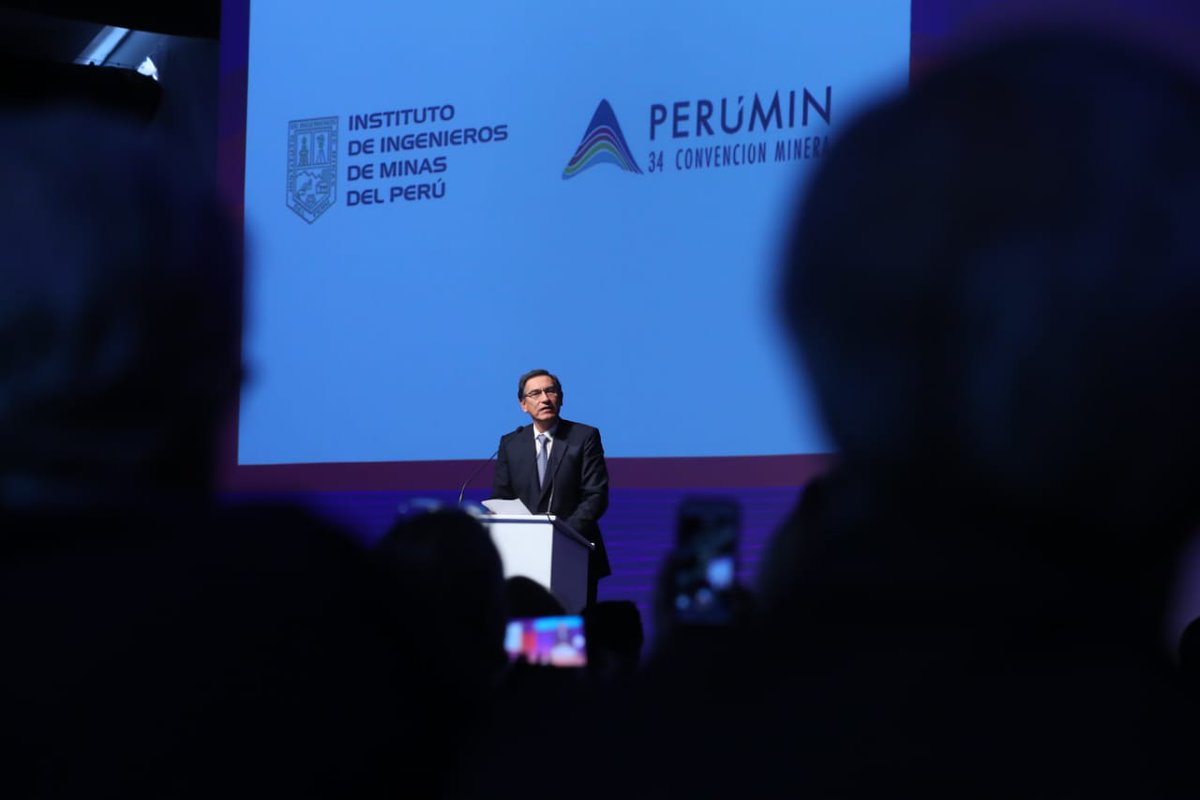 presidenciaperu's tweet image. #CumbreMinera Desde Arequipa, el presidente @MartinVizcarraC participa en la 34.º Convención Minera "Minería: Ciencia, Innovación; Tecnología y Educación". #Perumin34
▶️ bit.ly/2kjJkHU