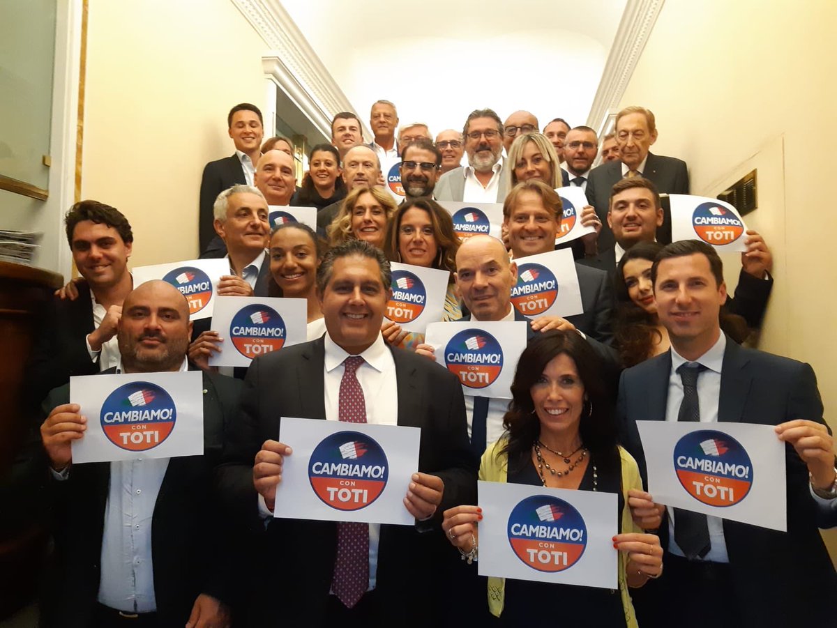 mov_idea's tweet photo. A ROMA OGGI È NATO UFFICIALMENTE IL PARTITO "CAMBIAMO!"
Ora testa bassa e lavorare! Si parte! 💪
#IDeA c'è! #CambiamoInsieme 
@GiovanniToti @QuagliarielloG https://t.co/S7vE1rOwQY