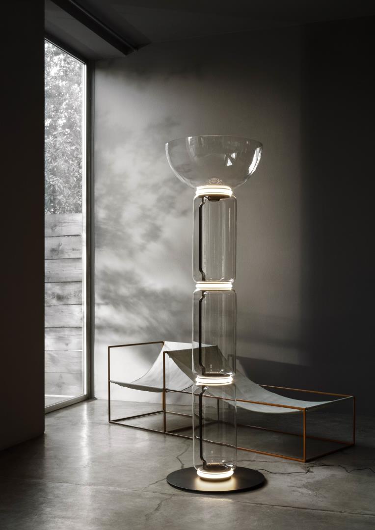 SPENDINmagazine's tweet photo. ¿Es ya de noche? Clic - es la hora de Noctambule. 
La última colección de iluminación del diseñador alemán Konstantin Grcic otorga a las sombras una nueva dimensión 👌
https://t.co/1YYYwPqZN8
#SPENDIN #Design https://t.co/rzsl9v8j1S