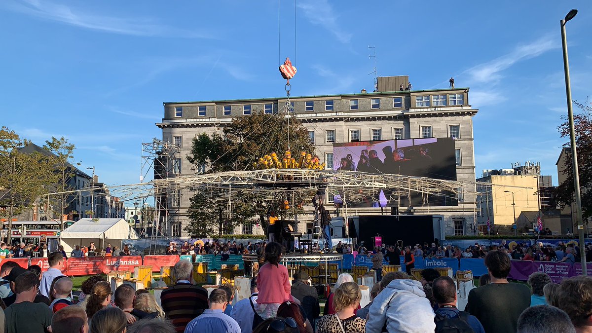 Snoozleshostel's tweet photo. Waiting for the @galway2020 programme launch in Eyre Square #Galway2020 https://t.co/S7hKaAemdV
