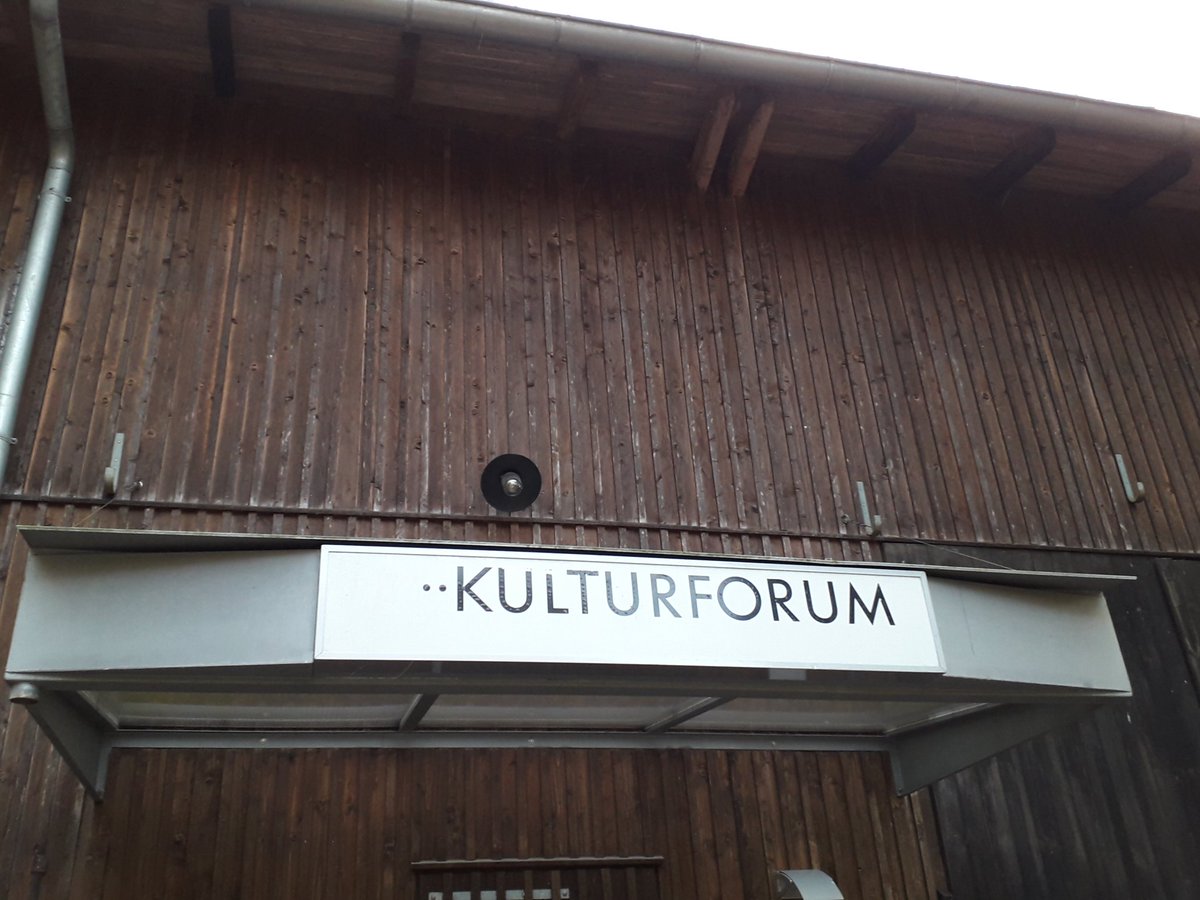 icelandfreundin's tweet image. In Erwartung der Lesung von #AxelHacke im #,#KulturforumWienebüttel #Lüneburg #Kulturscheune