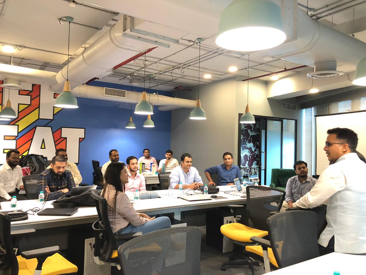 rohitisb's tweet image. Had a fun evening regrouping with the highly-energized team of #OYOpreneurs at @innov8cowork, Kurla in Mumbai. It always fills me with great pride to see them working #OnwardsAndUpwards to take #OYOWorkspaces from one milestone to the next. #Coworking #GrabASeat #Townhall
