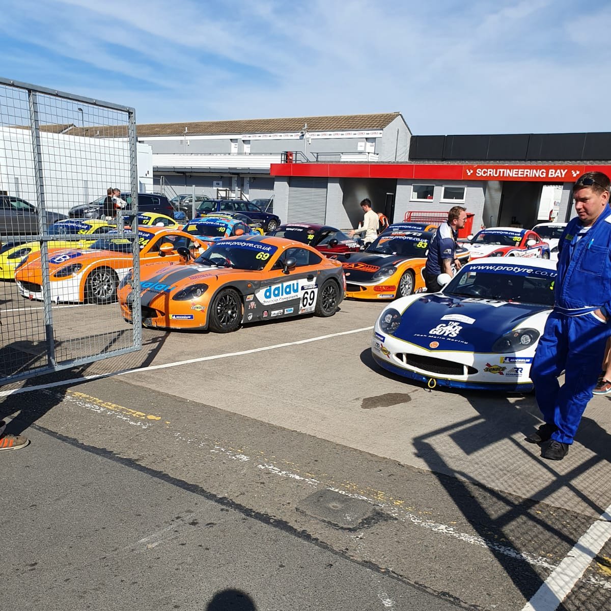 The provisional Ginetta GT5 Challenge and G40 Cup dates are now up! Nows the best time to get organised for next season!
We have race packages to suit drivers looking to race their own car and Arrive and Drive! For details or prices visit our website motorworksracing.com