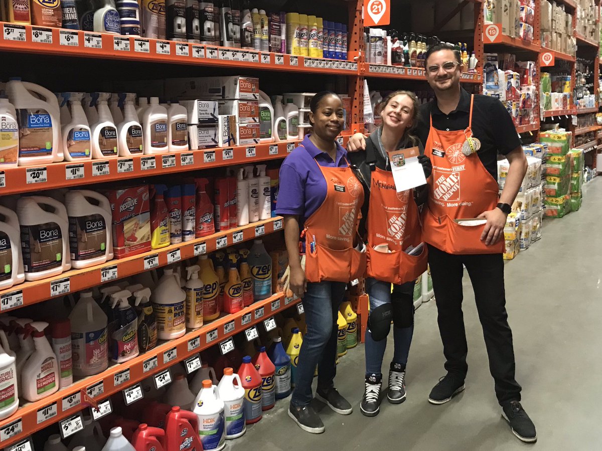 D28 associate Meaghan did an outstanding job walking us on in-stock in garden this morning. Displayed Incredible engagement and passion! Thank you Meaghan! <a href="/twylaroberson17/">twyla roberson</a> <a href="/NestorM0643/">Nestor Mejia</a> <a href="/BonnieJKoerner/">BONES</a> <a href="/btrotter64/">Ben Trotter</a> #WEnotMEat643 #pacnorthproud #instock123 #seeaholefillahole