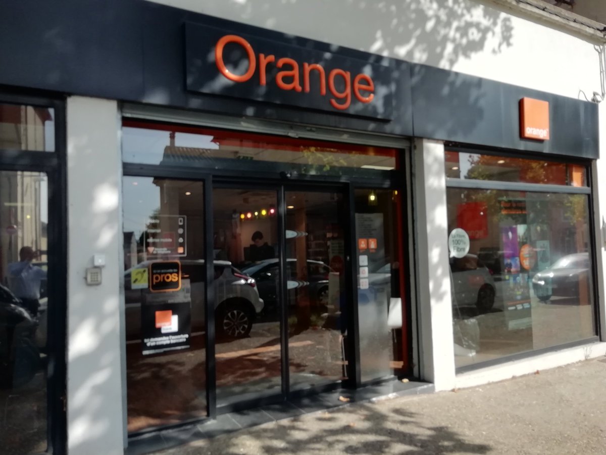 remy_mtn's tweet photo. #OrangeProSudEst la semaine des pros @GDT Carpentras! Rdv pro et accueil premium de nos clients = sat client et business 😉 merci la team 🙏 🔝 ✨ @pascal_sartori @ClementiCris  @alcommault @fredcolard @fabiensko @julienclaraz @CChibouni @OrangePro https://t.co/6DfG7wijWT