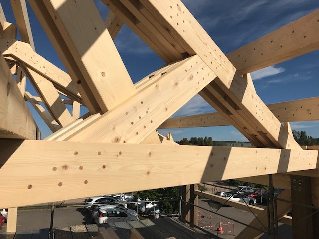 MarcVOSGES's tweet photo. Great news : Adhesive free timber structure, using high strength compressed wood dowels as joining technique, under construction at Épinal city (at the Université de Lorraine), in France, in the framework of the AFTB project funded by the Interreg N-W-E. https://t.co/UPdFxkBfuM