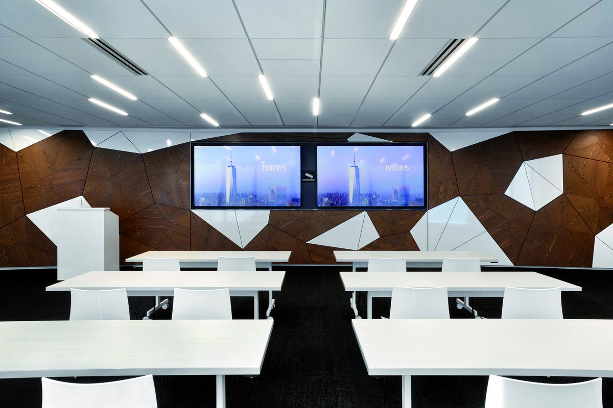 OneWTC's tweet photo. Need a space for your next meeting? #oneworldcommons can help! Host your next event on the 64th floor. https://t.co/cBcrlTBhTq