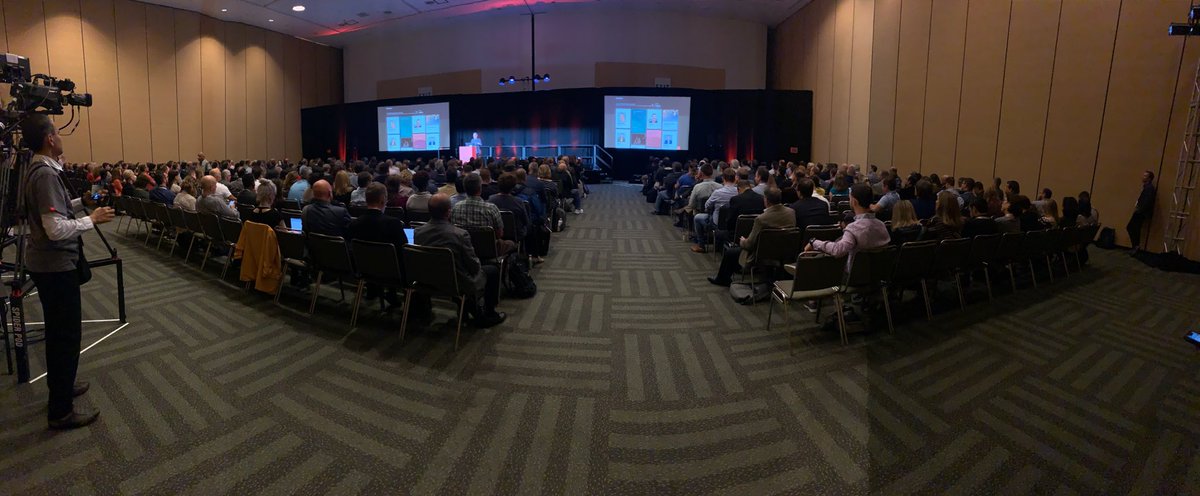 JatinThaker's tweet photo. ⁦@Oracle⁩ ⁦@oracleopenworld⁩ @hillel #OOW19 Oracle’s Redwood Design presentation at Oracle Open World by Hillel Cooperman &amp; Jenny Lam https://t.co/Q9LFrLgbQs