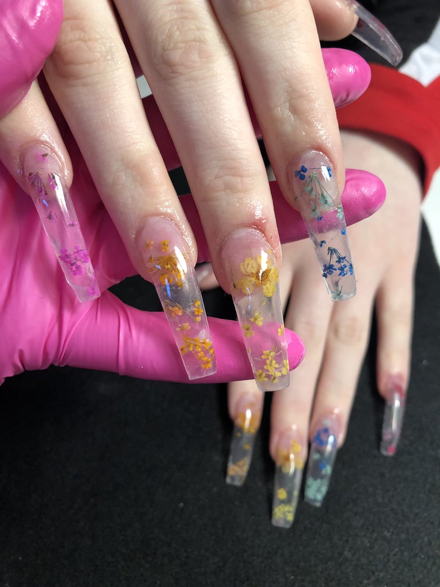 angxlicamtz's tweet photo. Hello! I am a licensed nail tech in Joliet! I am trying to build my clientele and I am currently taking new clients! Here are some pictures of my work! Please retweet anything can help with new clients 💛  my insta is @zeninails for more pictures!!! Thanks in advance!! https://t.co/9ezarZ8KNi