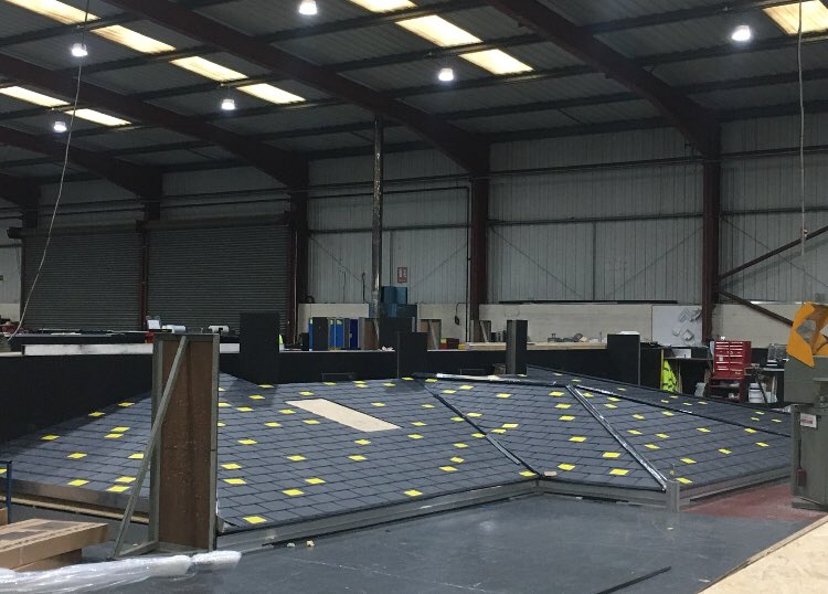 CraigKeighley's tweet image. Aha... so that’s where it went 👏🏻! Fantastic installation, a stunning example of what can be achieved and not a tie bar in sight.  @UltraluxWindow Congratulations on winning this months competition #ultraroof #extensions Great work 👏🏻