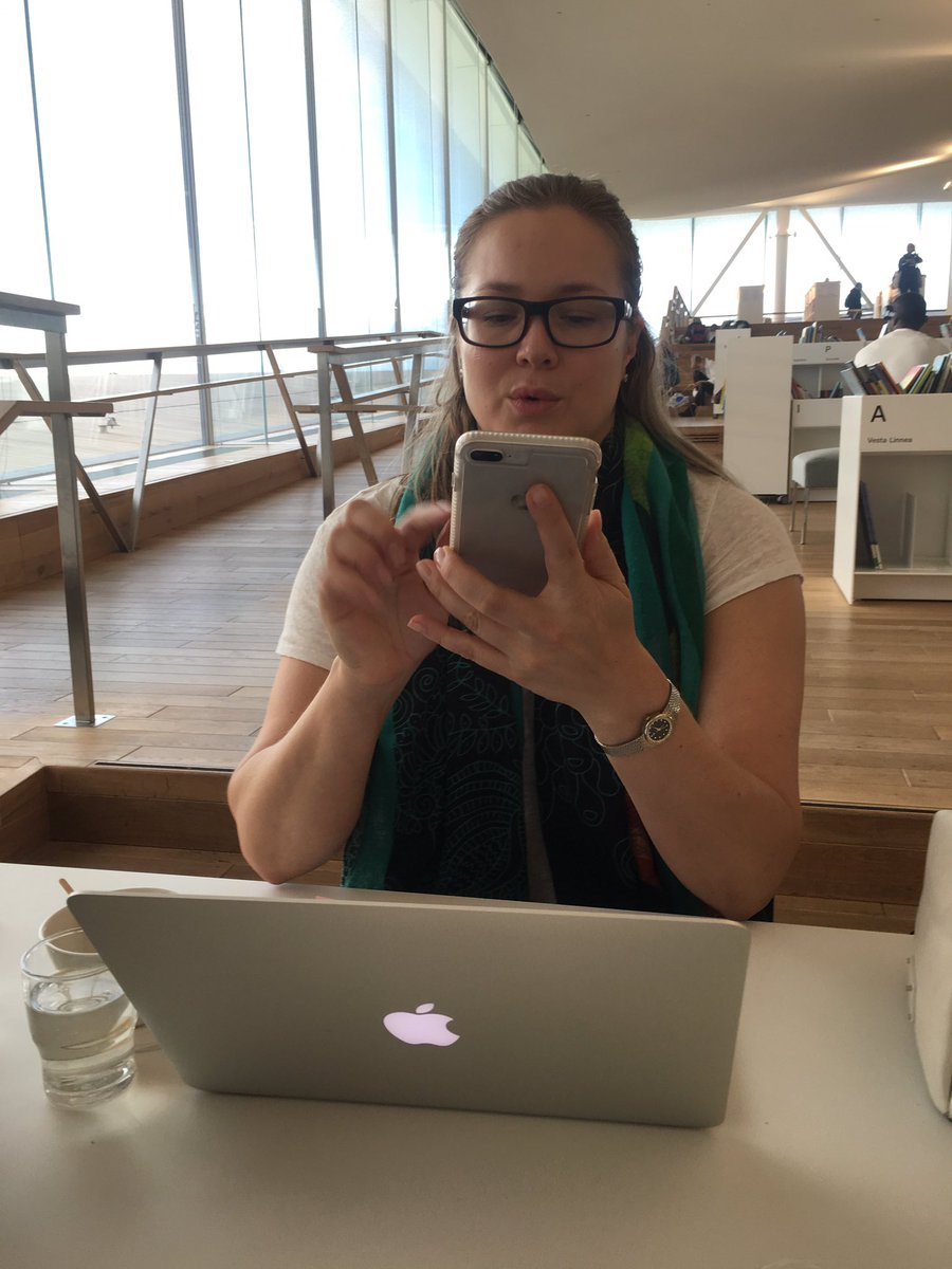 Iltavapaaehtoiset auringonlaskun aikaan suunnittelevat tulevaa, 3 kertaa järjestettävää <a href="/VauvaSuomi_ry/">VauvaSuomi Ry</a> #Vauvanpäivä2019 Tervetuloa Oodiin, Musiikkitaloon ja Kansalaistorille 27.9. klo 12-17. Lue lisää: vauvasuomi.fi/vauvan-piv-1 <a href="/Marttaliitto/">Marttaliitto</a> <a href="/lapsiperhearki/">Lapsiperhearki</a>