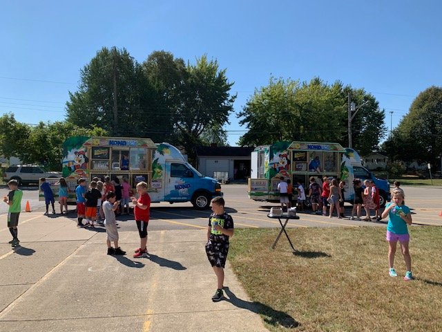 JaVAMrMoore1's tweet photo. Great time at Northwood! #Konaice #jacketpride #thehive https://t.co/NzpvV9b6iW