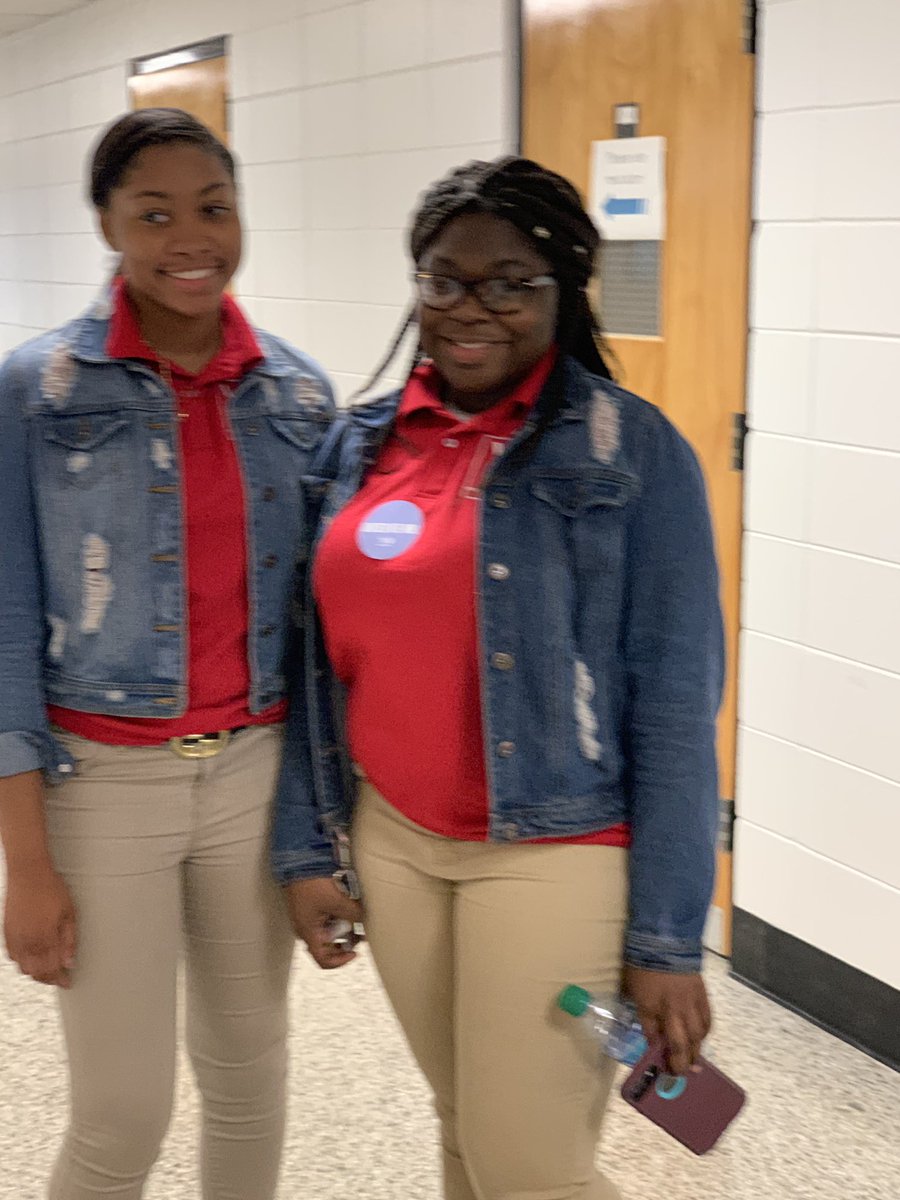 mpearl05's tweet photo. Upward Bound students from Barbour County De’Aunjanae Williams and Brandi Haynes taking part in Youth Leadership Barbour. #WallaceCommunityCollege  #becauseofwallace https://t.co/3LcGFLidPC