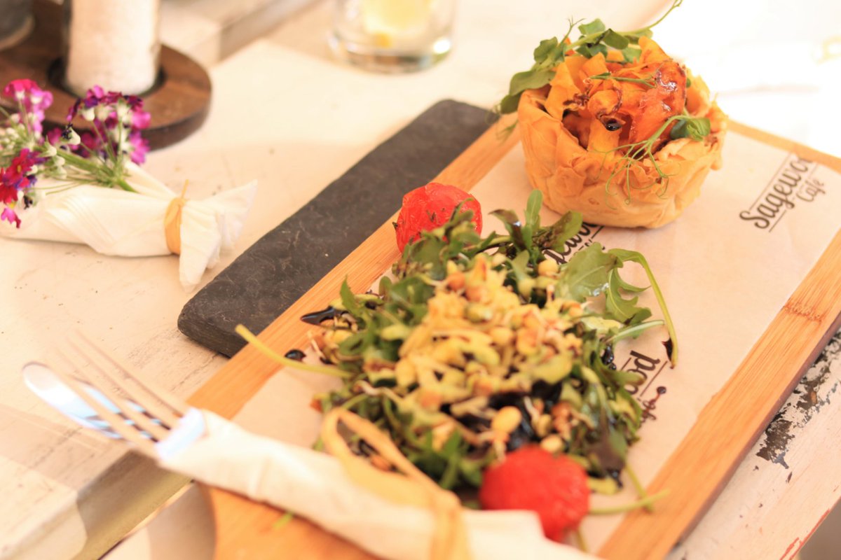 sgimba_nosam's tweet photo. @SagewoodCafe We had a crispy phyllo tart for starters and it was gorgeous and delicious with a unique flavor compared to what I'm used to.
___________________
__________________
#sgimbanosam
#foodie #foodtasting #southafricanfood #influencersa https://t.co/RdOI3vUBdW