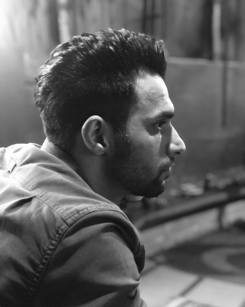 ShaleenM_FC's tweet photo. A picture perfect😍😍😍🔥
RepostBy @ShaleenMalhotra : "When your wife clicks a picture you appreciate but when she clicks a candid picture which turns out nice you repost it... thanks biwi #diksha_rampal for catching me unaware &amp;.............................
#WeWantArjunSeason2 https://t.co/mEUjRfJ52p