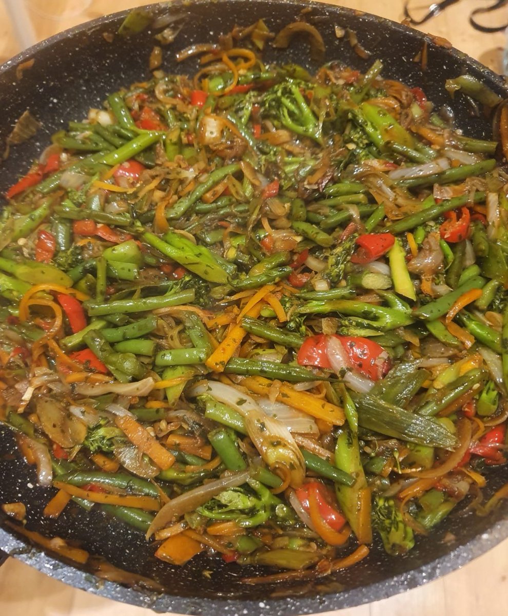 grasppeak's tweet photo. Vegan dinner 🥘😍
#veganfood #grasppeak https://t.co/XRHz5U3rw9