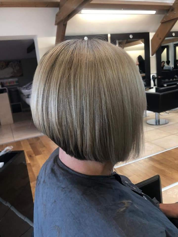 From brassy blonde to beautiful blonde👌

Fabulous foil work &amp; trim by our Jade! 

hairbusiness.co.uk 

#Cowbridge #ValeOfGlamorgan #Cardiff #SouthWales #Salon #EliteSalon #Hair #BlondeHair
